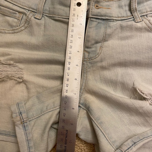 2/$10 Old Navy Boyfriend Jean Short - Picture 4 of 5